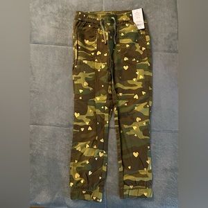 NWT - Carter’s girls Green cargo print pants with hearts size 6/6x